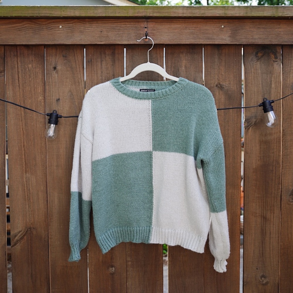 NWOT Green Color Block Two Tone Sweater